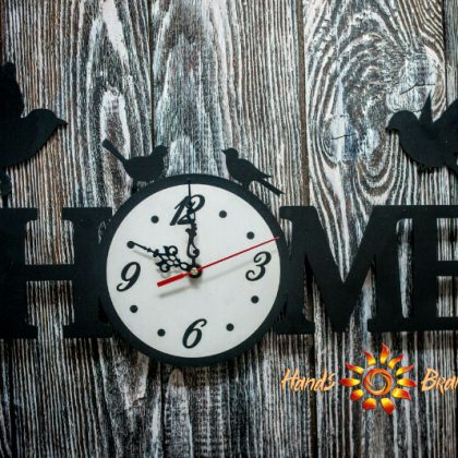 Часы из дерева «Home»